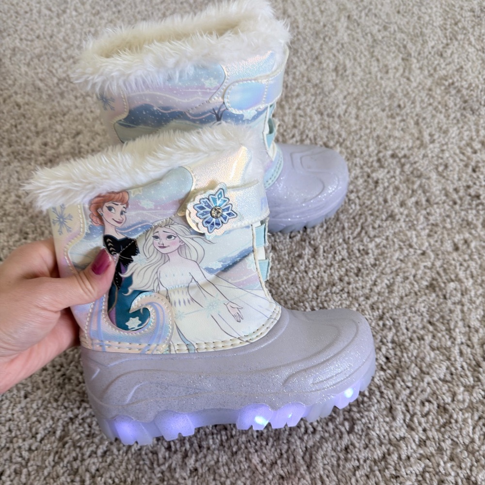 Frozen Waterproof Light Up Snow Boots Size 12
